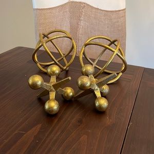 Set of two metal decorative spheres and jacks